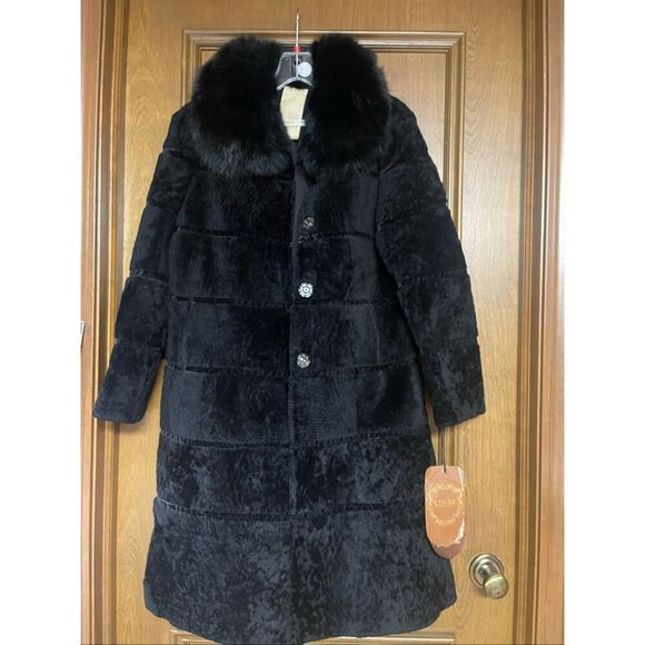 syngevera Jackets & Blazers - Marvellous coat with real fur collar size s/xs